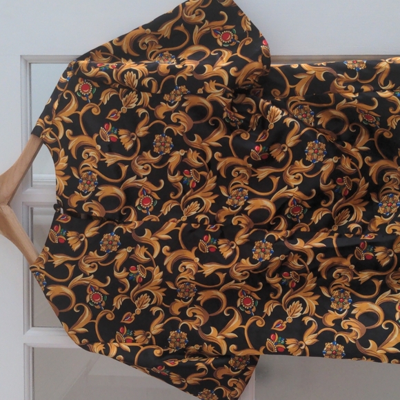 Vintage late 80s/ early 90s blouse complete with shoulder pads - size small - Picture 3 of 4